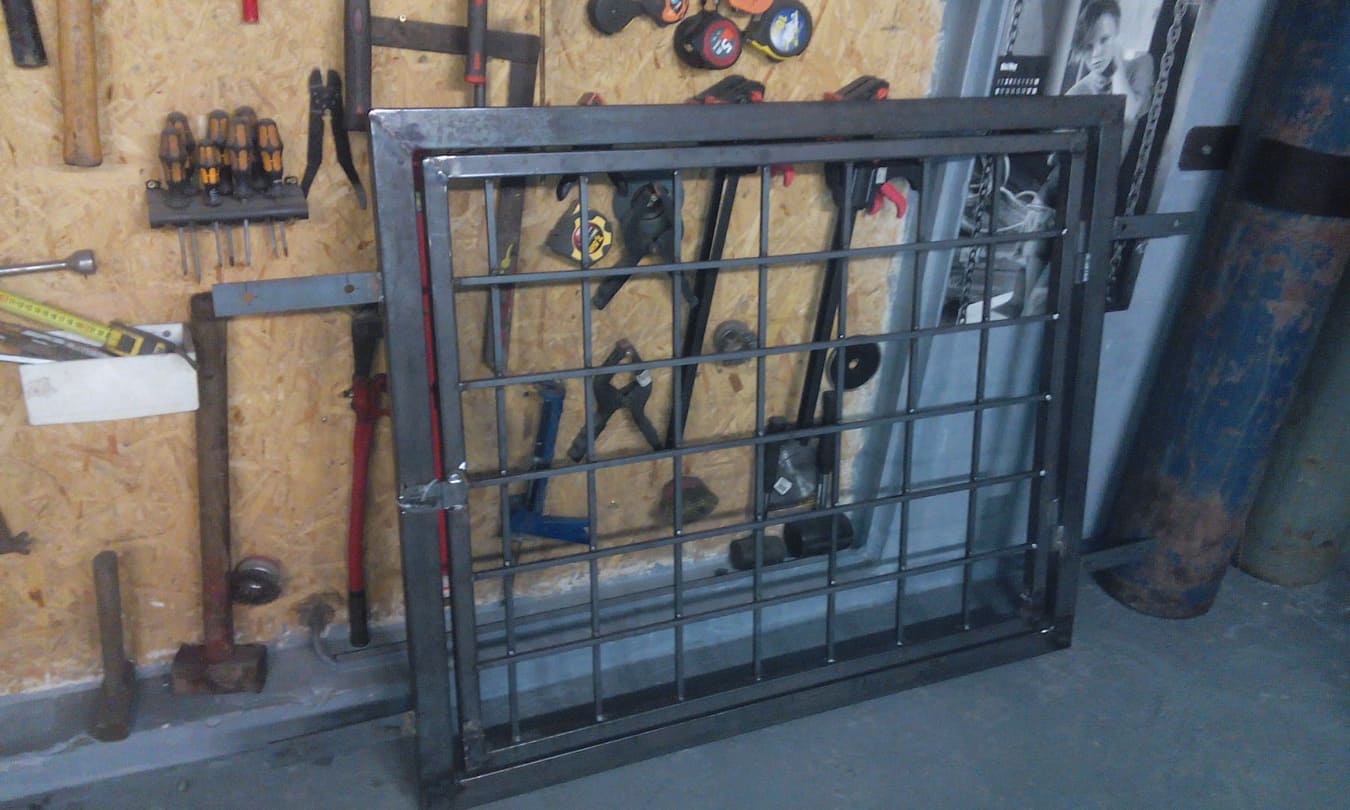 Vchodová mříž do sklípku